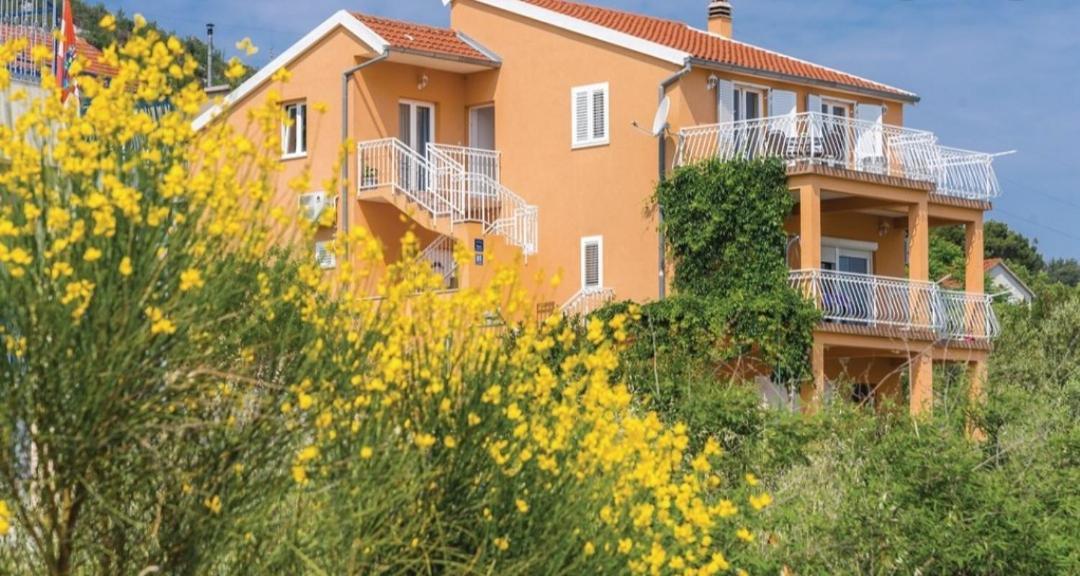 Apartment Petra Raslina Esterno foto