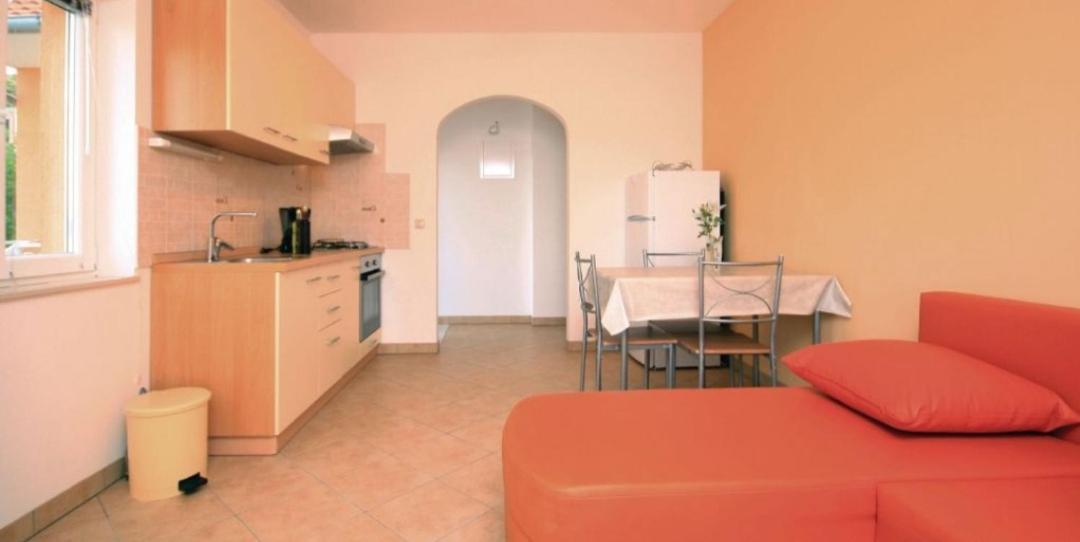 Apartment Petra Raslina Esterno foto