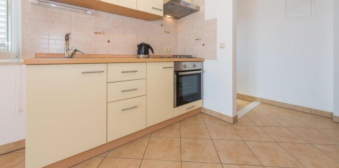 Apartment Petra Raslina Esterno foto
